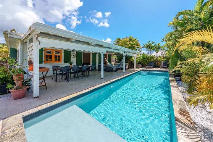 Chalet para 10 personas, con piscina además de jardín y terraza - 1