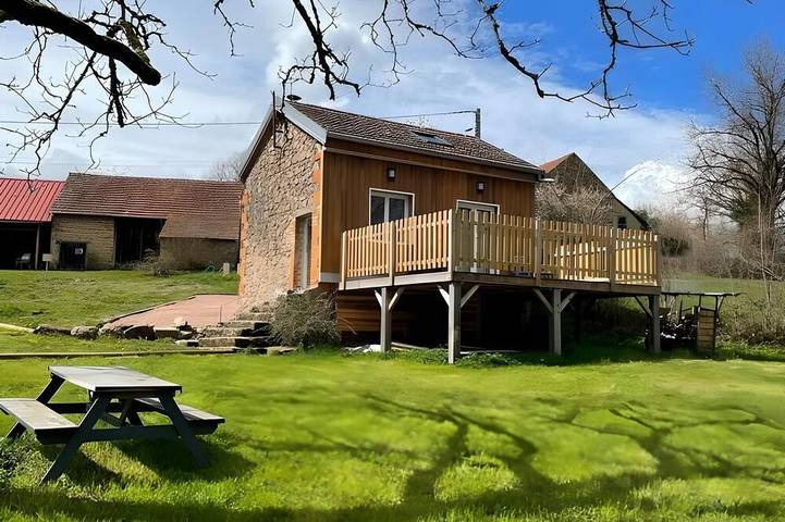 Gîte pour 3 personnes, avec terrasse et jardin dans Plan d'eau de Saint Clément