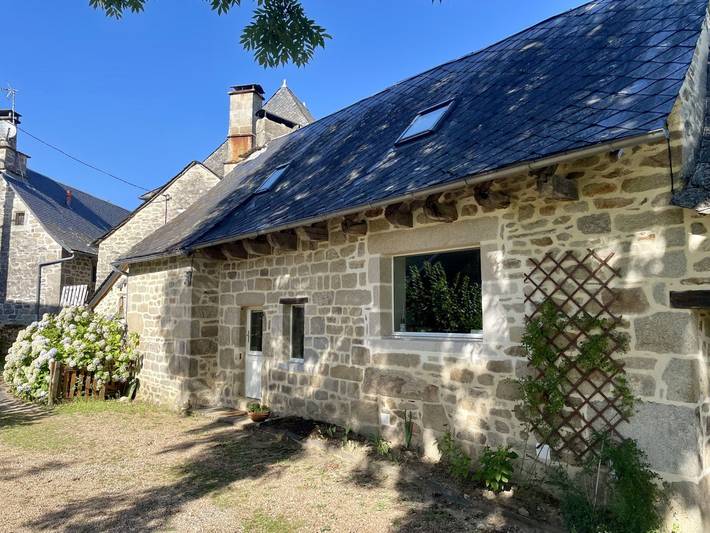 Gîte pour 5 personnes, avec terrasse et jardin à Gimel-les-Cascades