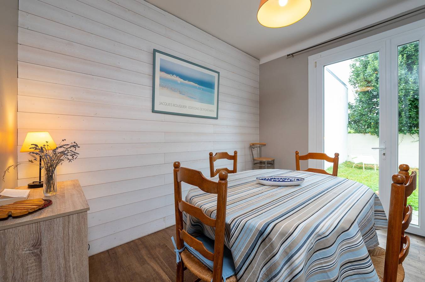 Casa de vacaciones 'Maison De Vacances 50m De La Plage' con terraza privada, jardín privado y Wi-Fi in Larmor-Plage, Côte des Mégalithes