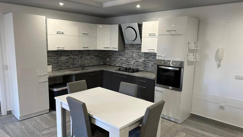 Gîte pour 4 personnes, avec terrasse et piscine dans Cho - 3