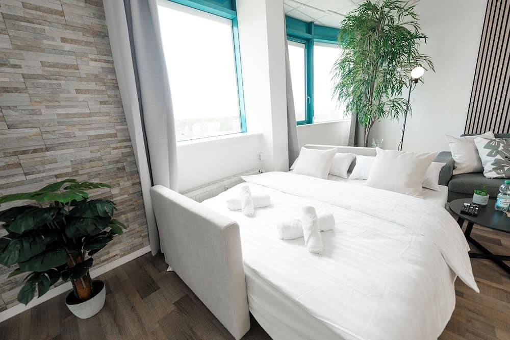 Entire apartment, Design Penthouse - 4Br - 2 Bath - Rooftop - Whirlpool - 2 Parking in Karlsruhe, Rhine Plain