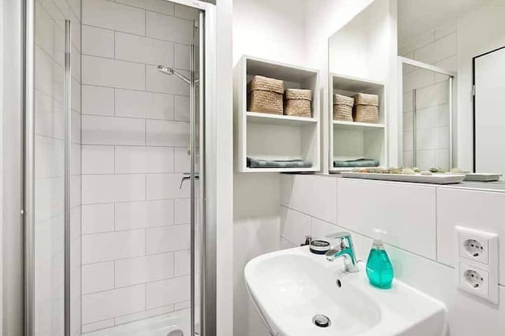 Ganze Wohnung, Cozy Furnished Room in Baden with Easy Transport Access in Baden (Aargau-Basel), Aargau-Basel