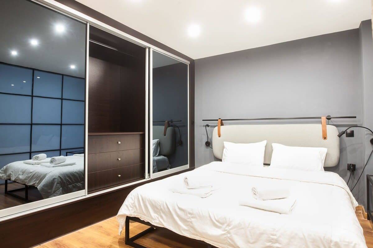 Apartamento entero, Stylish Industrial Loft next to Acropolis Museum in Sección central de Atenas, Atenas