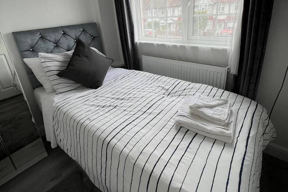 Private studio Apartment/Flat in London  in Lewisham, London