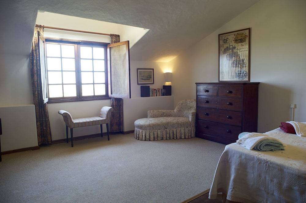 3 Bedroom Villa minutes from the beaches and golf courses of Alvor in Alvor, Faro District