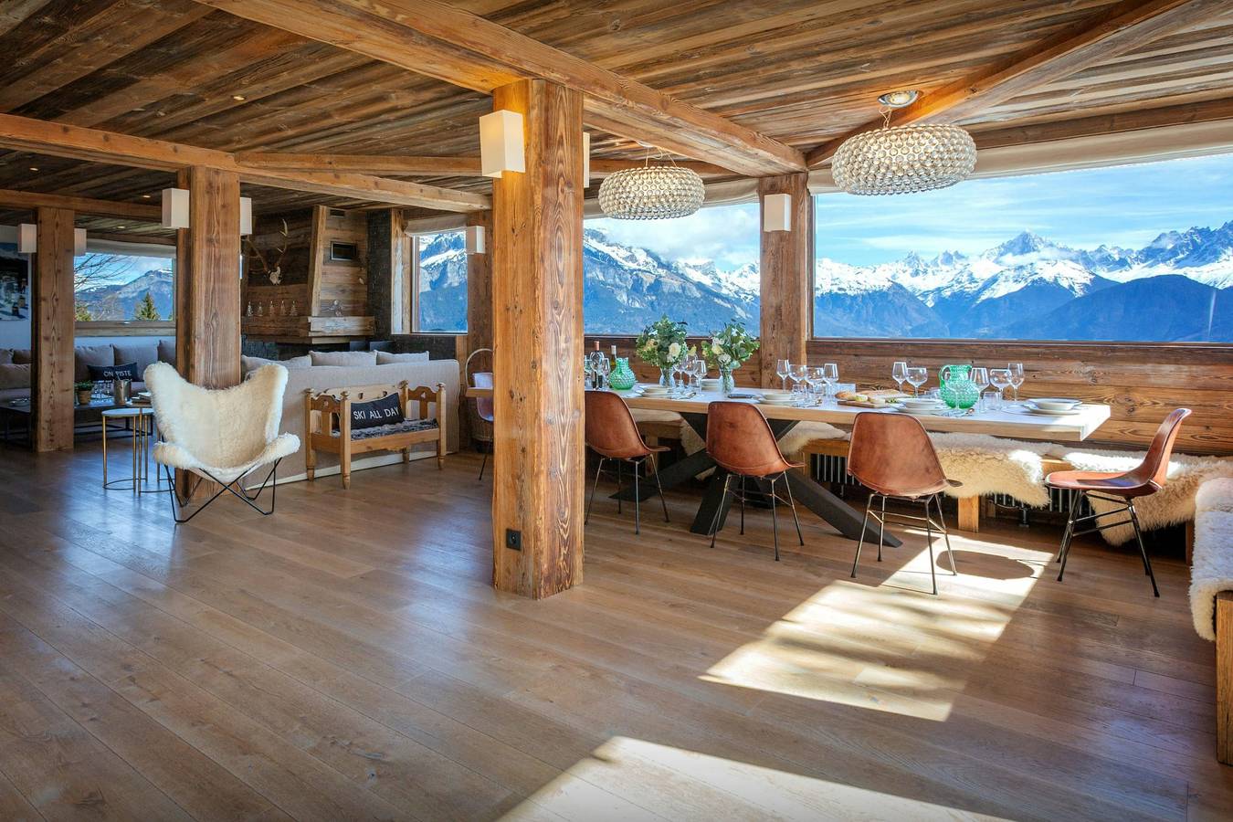 Ski-in ski-out chalet for 12 with Mont Blanc views - Ovo Network in Cordon, Pays du Mont-Blanc