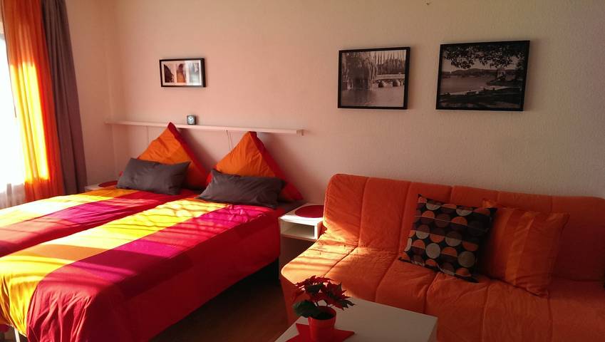 Ganzes Studio, Studio 'Falk Wohnung Nr -3-' mit Bergblick, Balkon und Wi-Fi in Freiburg, Südschwarzwald