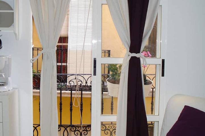 Ganze Wohnung, Study in Alicante Centro Historico 50 m vom Strand entfernt in Alacant, Alicante