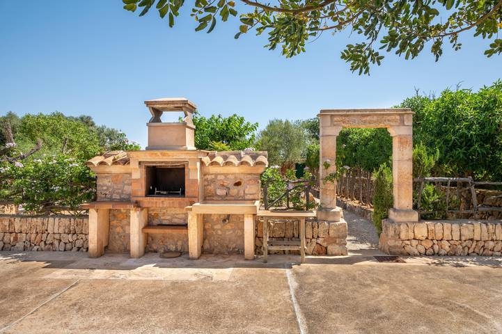 Villa "Els Ullastres" ganz in der Nähe des Strandes, mit Wi-Fi und privatem Garten; Parkplatz vorhanden in Portopetro, Santanyí