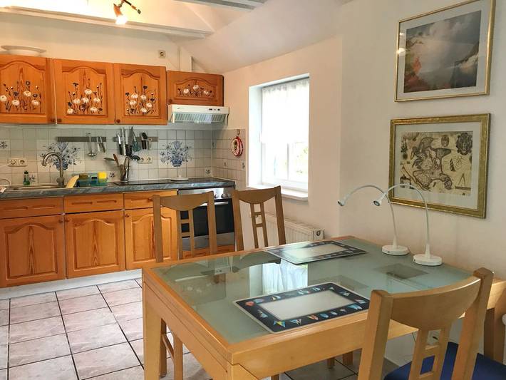 Ferienhaus für 4 Personen, mit Garten und Ausblick sowie Terrasse in Nord - Rügen - 2