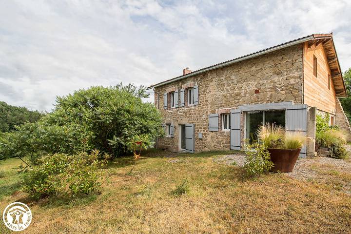Gîte pour 4 personnes, avec Terrasse ainsi que Jardin et Vue