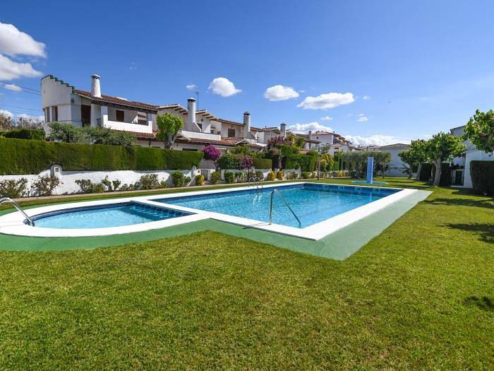 Location de vacances pour 8 personnes, avec Balcon/Terrasse ainsi que Jardin et Piscine à El Vendrell - 2
