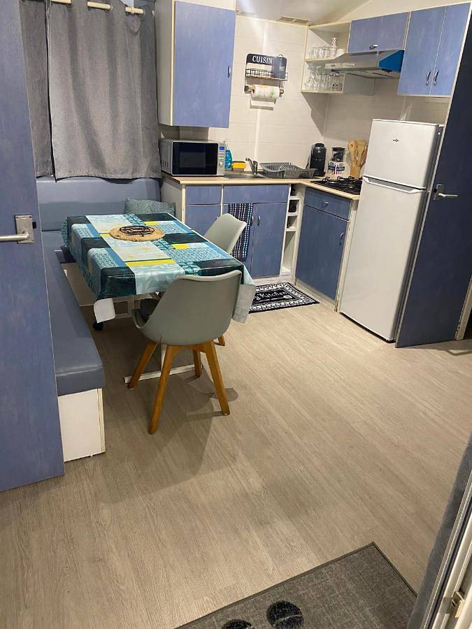 Bungalow 2/4 personnes dans résidence Hôtelière in Meyzieu, Lyon et ses environs