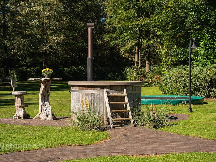 Ferienhaus für 20 Personen, mit Balkon/Terrasse und Whirlpool sowie Terrasse in Losser - 4