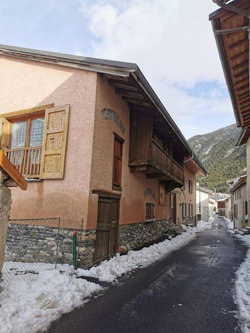 Location de vacances pour 14 personnes, avec jardin et vue à Bramans - 2
