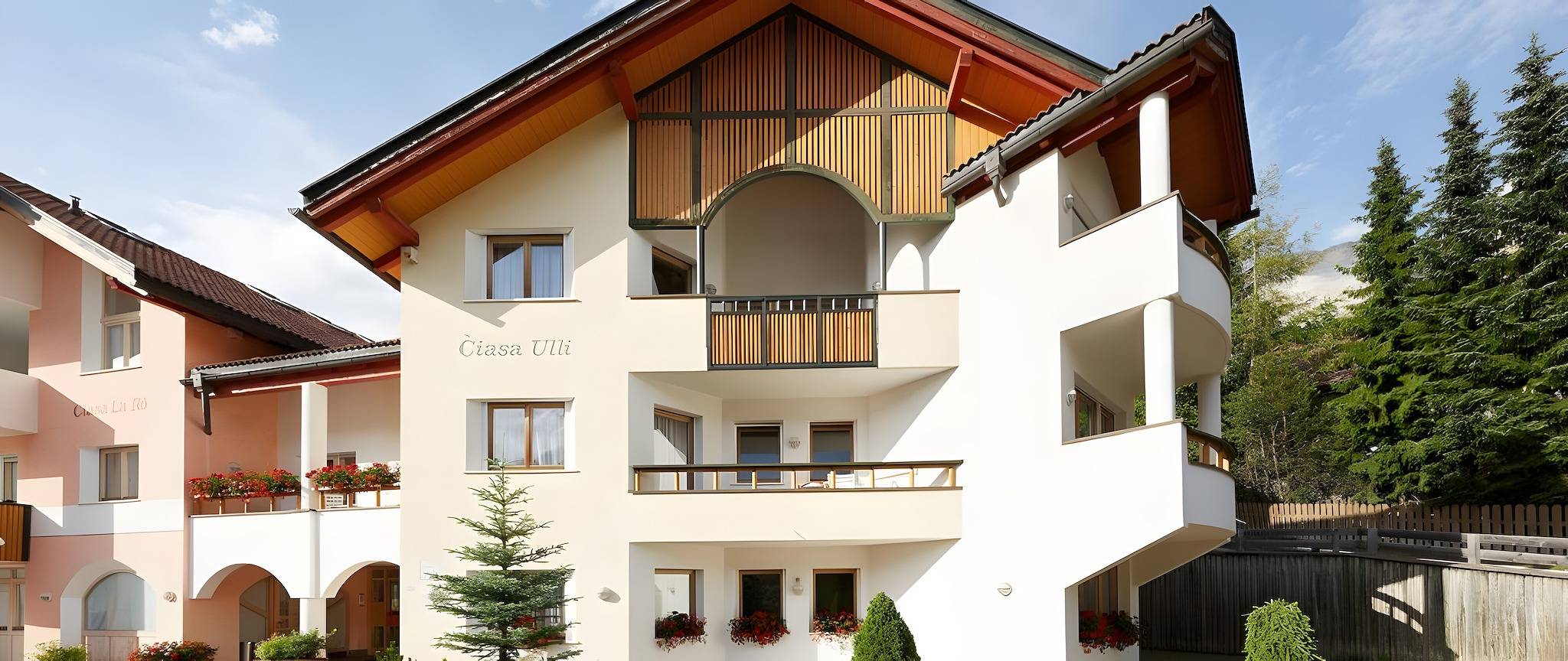 Ganze Wohnung, Apartment '7 Residence Ciasa Ulli Typ A' mit Bergblick, Gemeinschaftsterrasse & Wlan in San Cassiano, Abtei