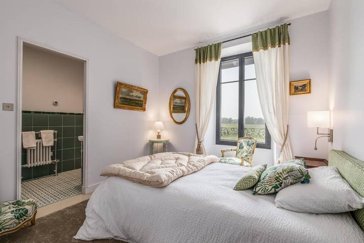 Location de vacances pour 2 personnes, avec jardin ainsi que piscine et vue à Toulenne - 2