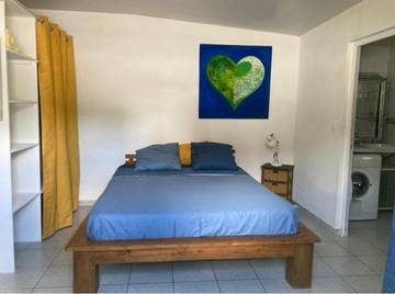 Gîte pour 2 personnes, avec jardin dans Plage de Montabo