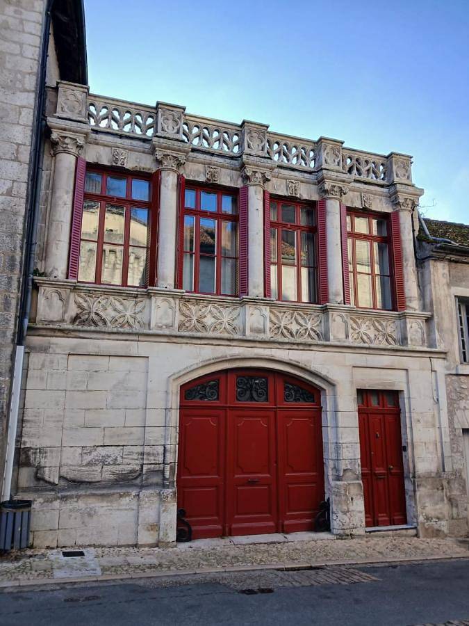 Location de vacances pour 4 personnes, avec jardin et vue à Bourdeilles