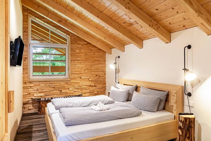 Ferienhaus für 6 Personen, mit Balkon und Whirlpool sowie Garten und Sauna in Farchant