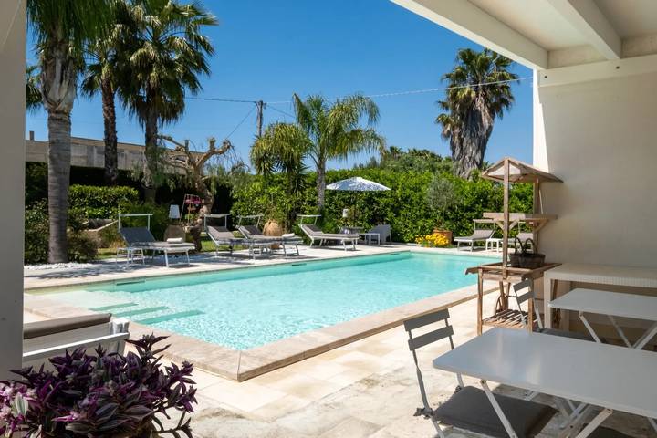 Casa vacanza per 10 persone, con Giardino a Cutrofiano