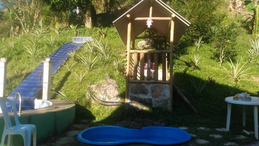 Casas e apartamentos de temporada para 4 pessoas, com piscina e jardim e ainda vista em Macaé