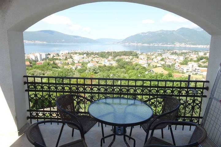 Ferienwohnung für 4 Personen, mit Balkon und Garten