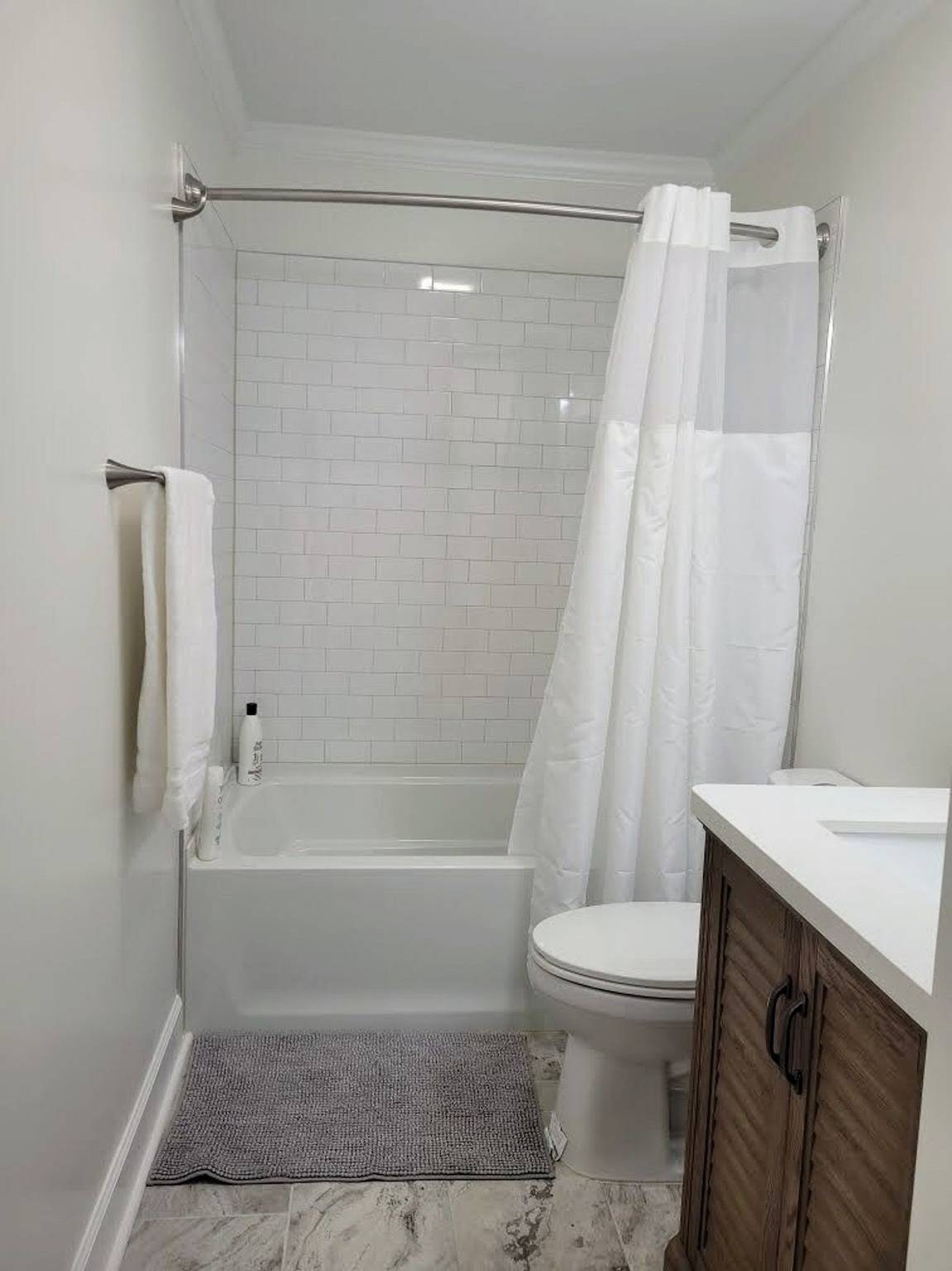 Appartement entier, Renovated 2 Bed Walltown Home.  Walk to Duke! A in Durham (NC), Comté de Durham (États-Unis)