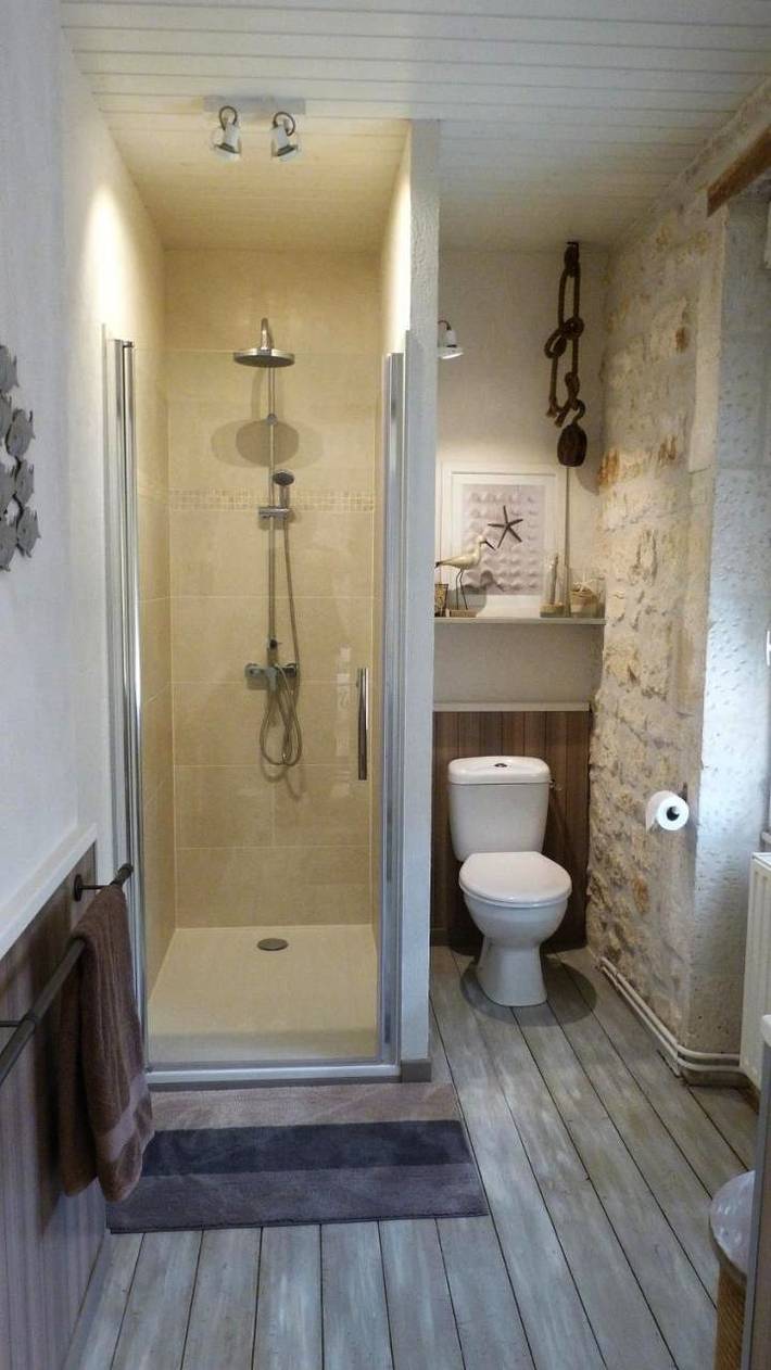 Gîte pour 2 personnes, avec vue ainsi que jardin et piscine à Saintes - 4