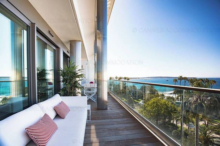 Gîte pour 3 personnes, avec terrasse dans Palais Des Festivals Et Des Congres