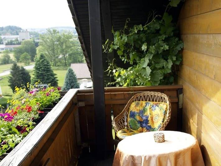Ferienwohnung für 2 Personen, mit Balkon/Terrasse und Balkon sowie Garten