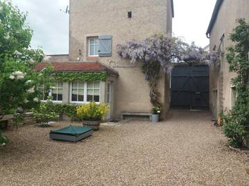 Gîte pour 6 personnes, avec jardin et vue, animaux acceptés à Chambœuf