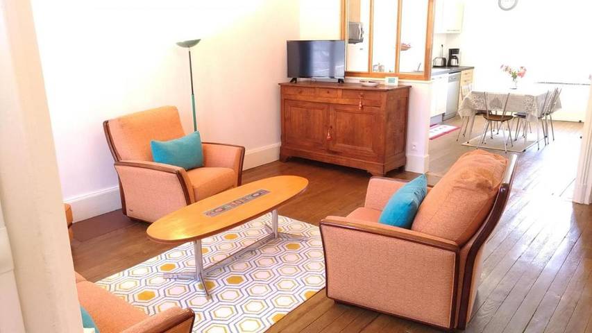 Location de vacances pour 6 personnes, avec terrasse à Dom-le-Mesnil