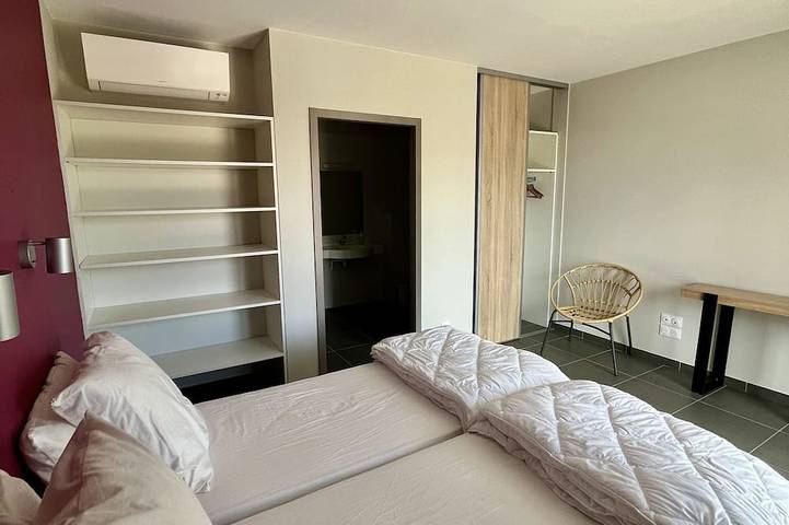 Gîte pour 2 personnes, avec Terrasse à Planzolles