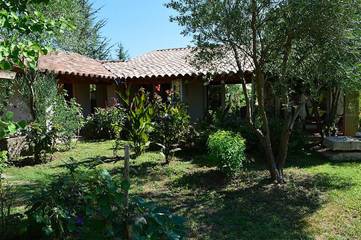 Gîte pour 4 personnes, avec terrasse et jardin à Aniane
