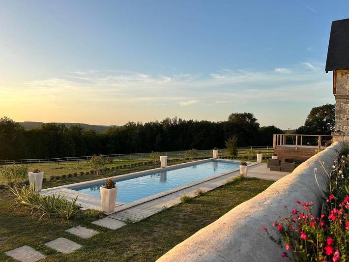 Location de vacances pour 15 personnes, avec vue ainsi que jardin et piscine à Bonneuil-Matours - 2