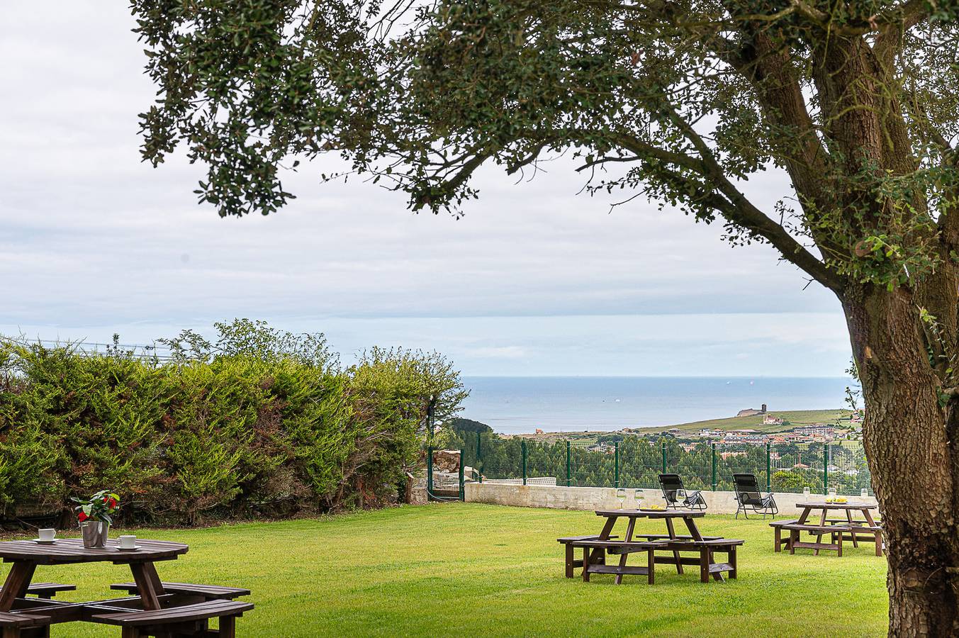Entire apartment, Infinity Coast Vi by Fidalsa in Miengo, Cantabrian Coast