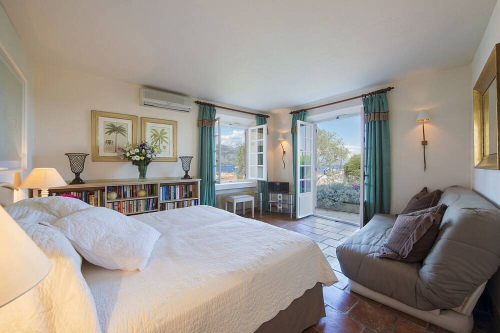 Exceptional provencal-style villa with stunning panoramic sea views in Saint-Jean-Cap-Ferrat, Mediterranean Coast (France)