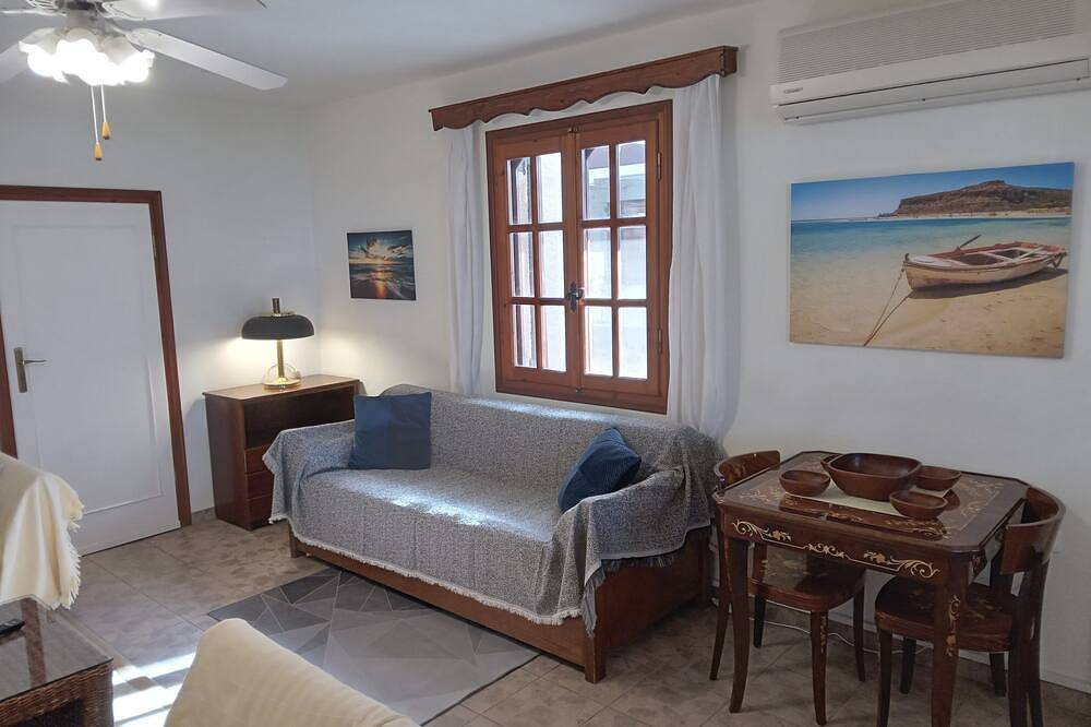 Spacious Sea-View Home with Large Terrace in Quiet Area in Perdika, Ägina
