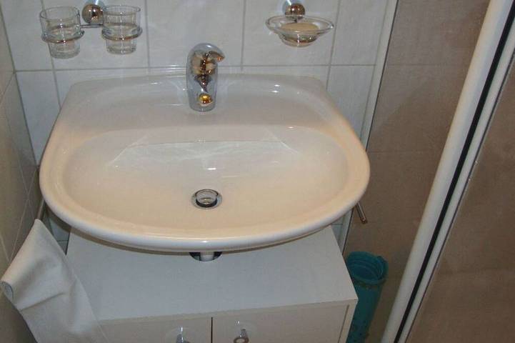 Ganze Wohnung, Ferienwohnungen Jörihus A&B, (Medels) in Medels im Rheinwald, Rheinwald