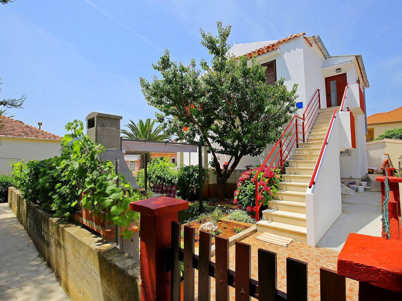 Ganze Wohnung, Standard Ferienwohnung mit Meerblick in Zadar (Kommun), Otok Ist
