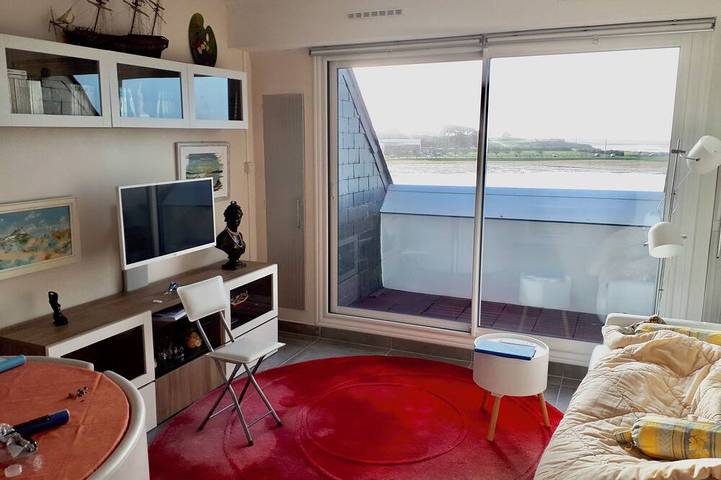 Entire apartment, Morbihan - Splendid View On The Ria And The Bar Of Etel - 15 Meters From The Beach in Étel, Côte des Mégalithes
