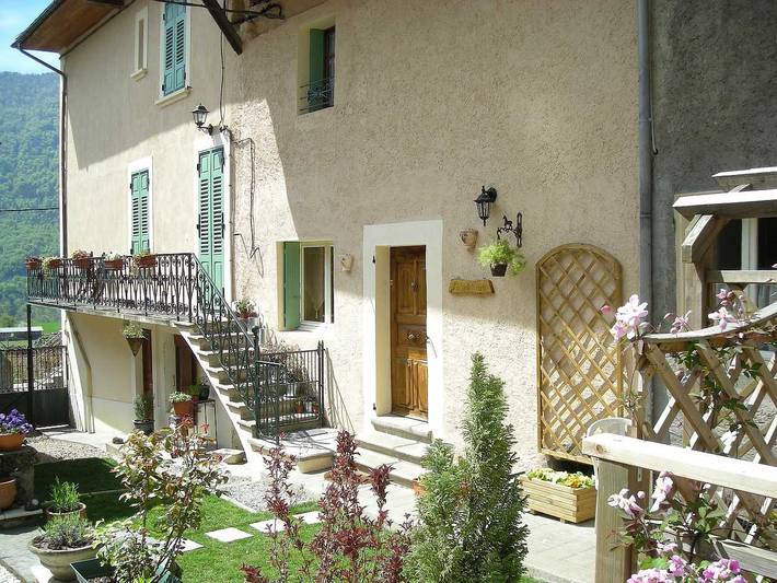 Gîte pour 4 personnes, avec jardin à Valbonnais - 2