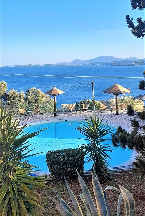 Stefanosplace Aparthotel Sea View in Mparmpati, Corfú
