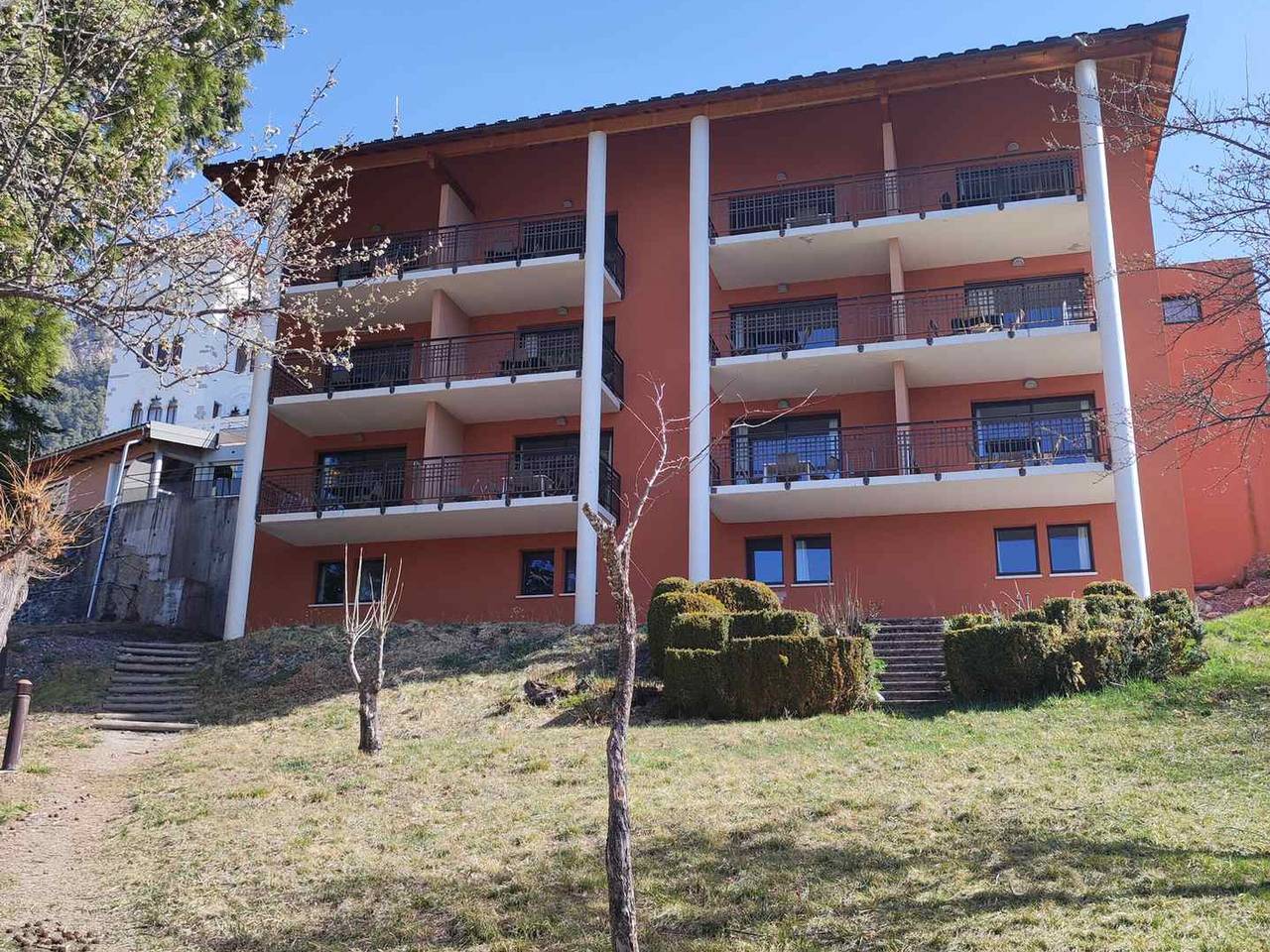 Entire studio, Charming Studio with Valley View, Terrace & Pool in Jausiers for 4 Guests in Jausiers, Mercantour National Park