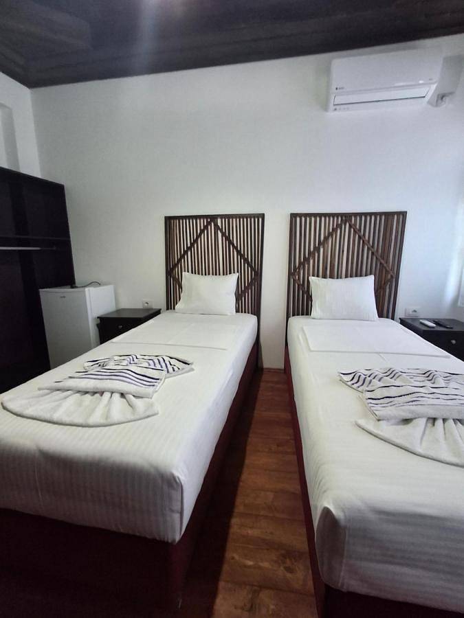 Maison d’hôte pour 2 personnes, avec balcon et jardin dans Gjirokastër - 3