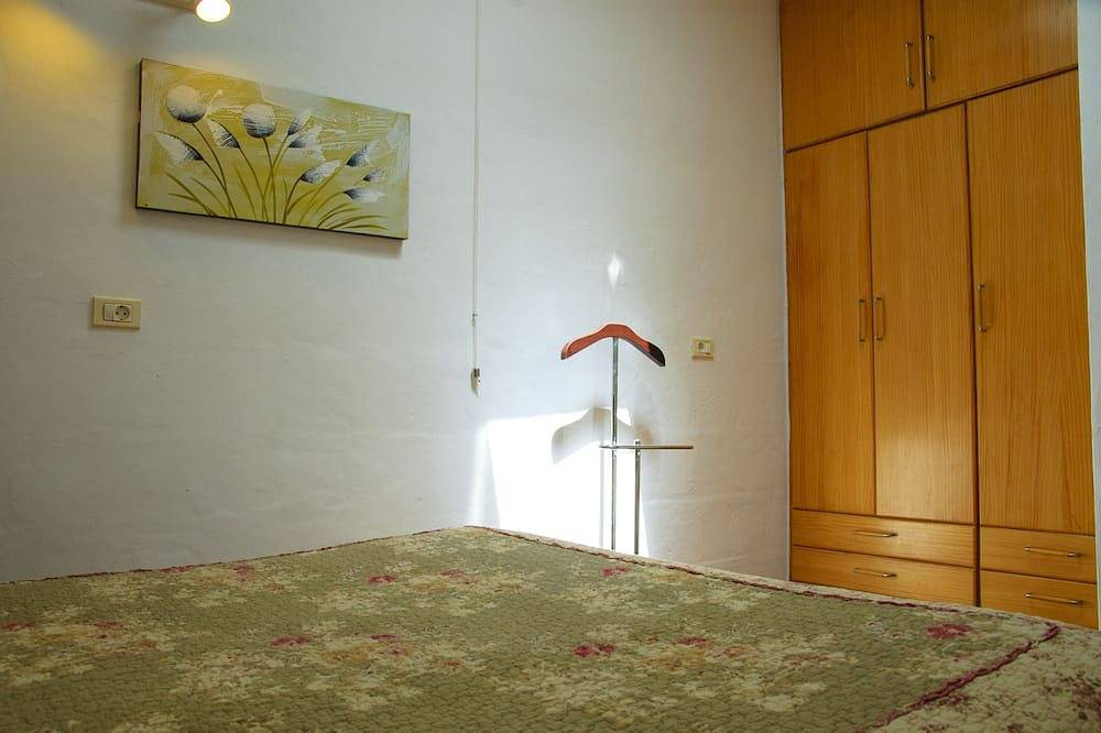 Apartamento con jardín privado, piscina climatizada comunitaria, Tv Satélite in Tahiche, Teguise