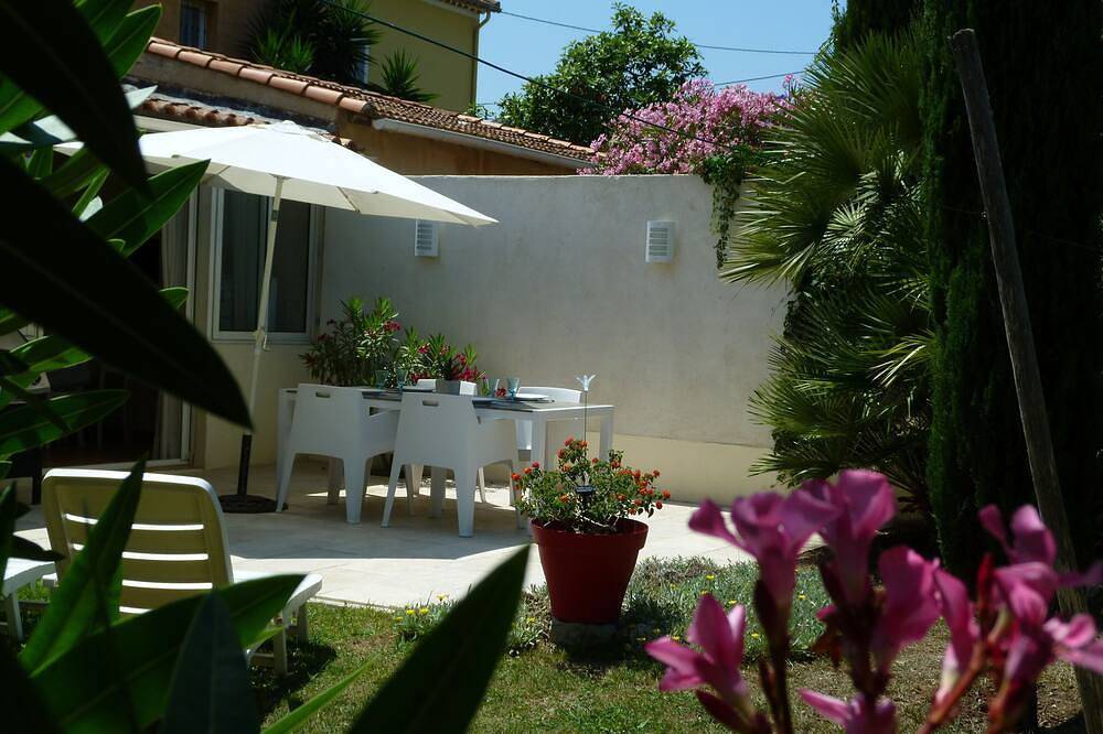 Sablettes beach at 200m. Maisonette with Garden Terrace in Les Sablettes, La Seyne-sur-Mer