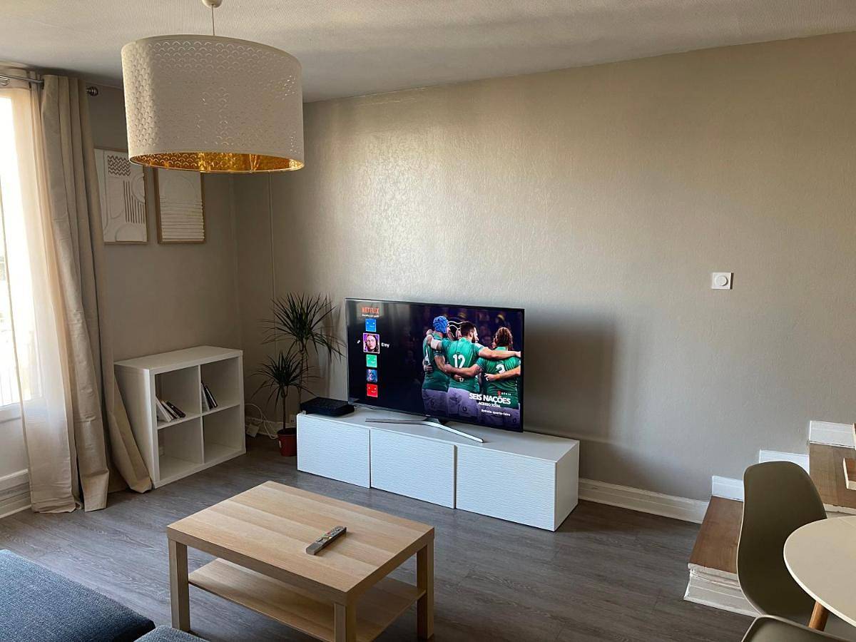 Geheel appartement, Alpes Nest -Duplex 2 Chambres 3 Lits Parking Gratuit Clim Mobile in Grenoble, Isère